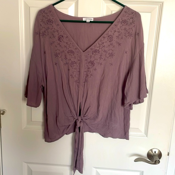 Mauve blouse top with embroidered floral neckline and front tie - Picture 1 of 4